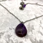 Pourpre Lucide – Collier goutte d’améthyste